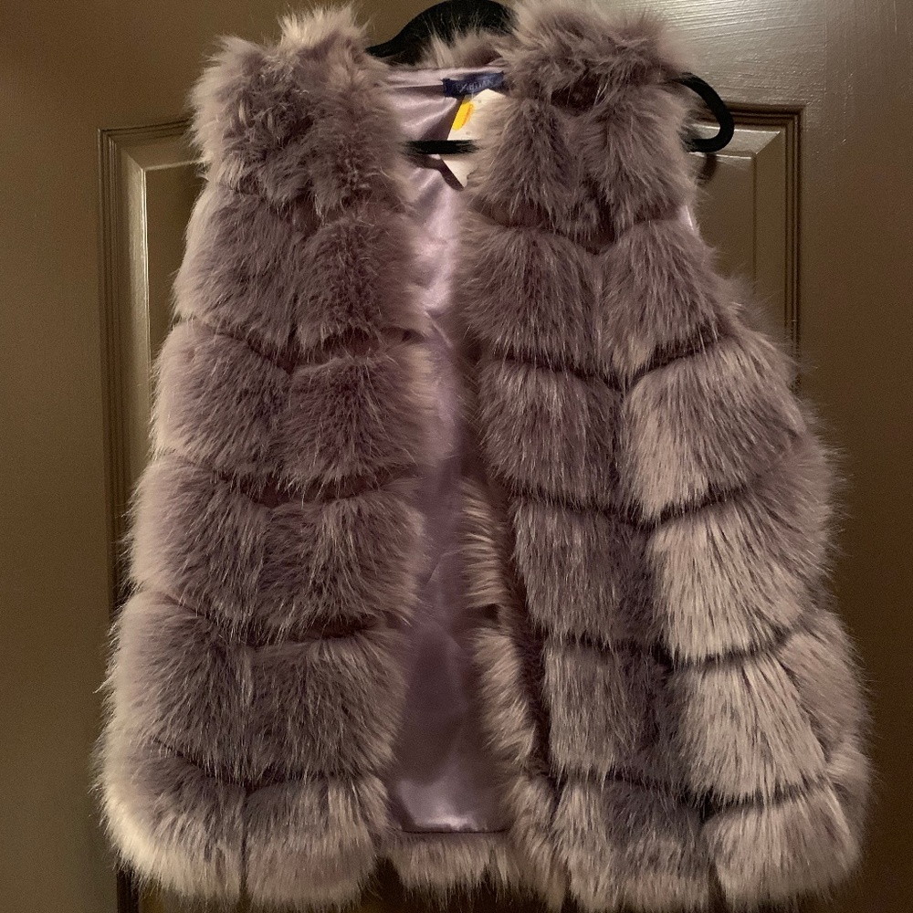 New Faux fur vest